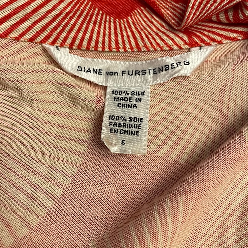 DVF - Picture 9 of 9